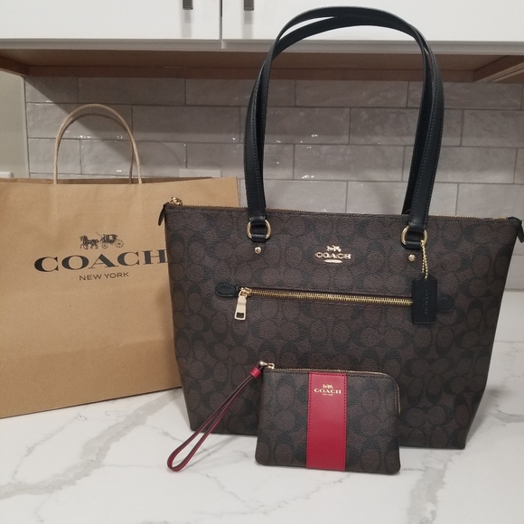 NWT! COACH BROWN/BLACK GALLERY TOTE AND CORNER ZIP WRISTLET WITH RED STRIPE - Picture 4 of 12